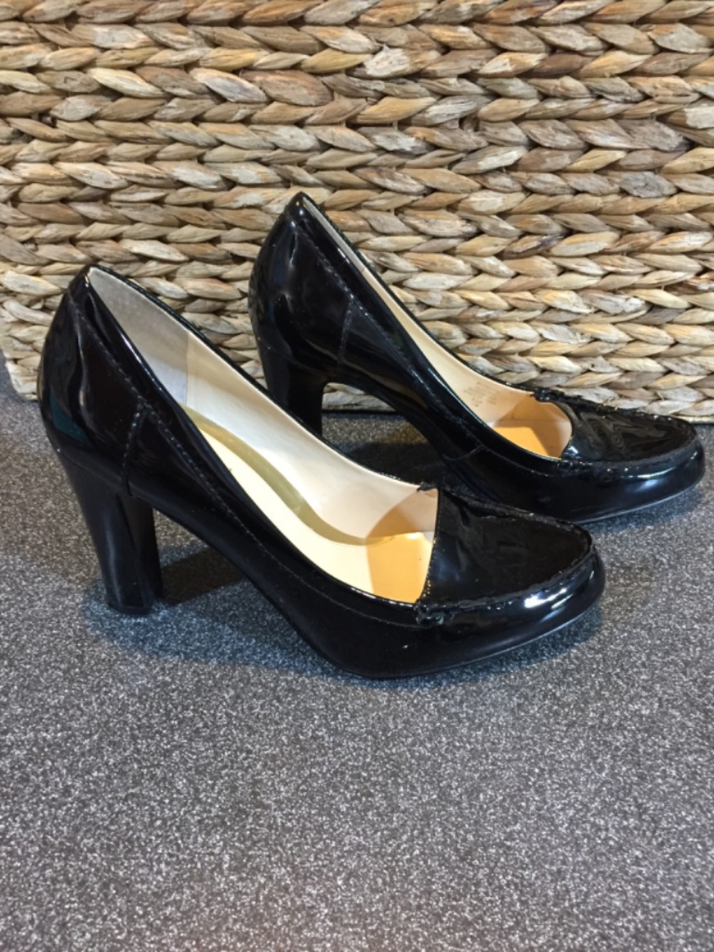 Lauren Ralph Lauren Black Patent Leather Pumps - Picture 7 of 13